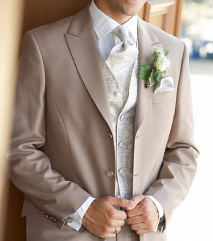 Мужской свадебный костюм